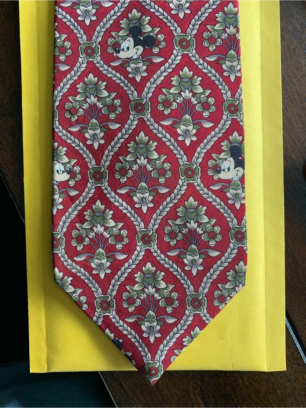 DISNEY Mickey Mouse Silk Tie Red Damask W: 3.75" L: 56.5" Professional Whimsical